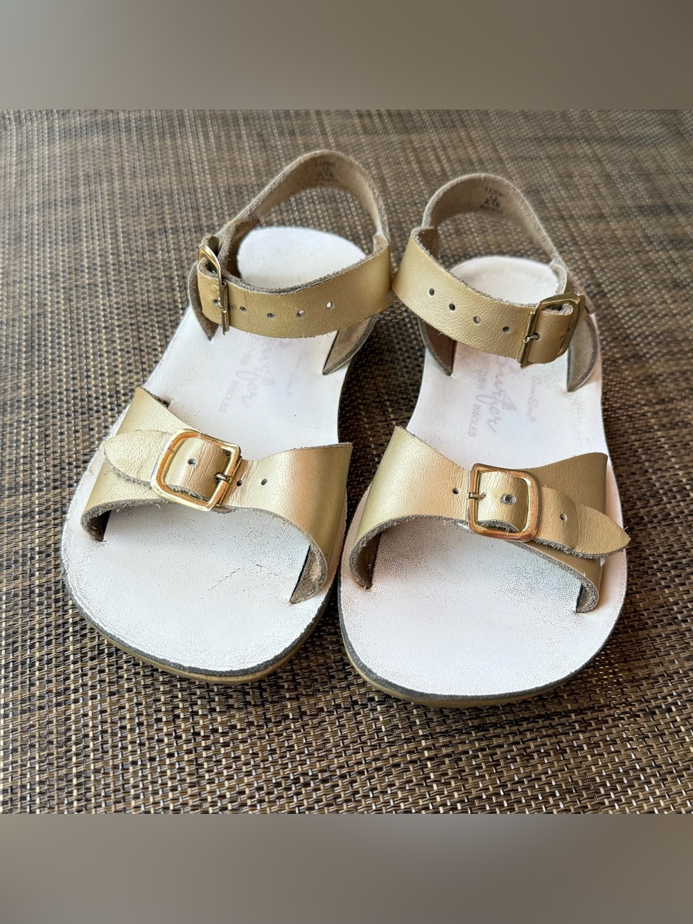 Salt Water Sun-San Surfer Sandals by Hoy Gold Leather Toddler Girl’s 10 Buckles